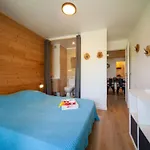 Pegase Phenix-71 By Interhome